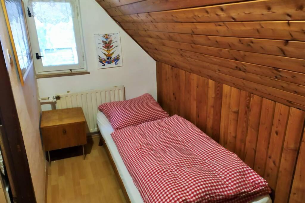 Chata Na Poskle U Lesa S Vyhledem Hutisko Exterior photo